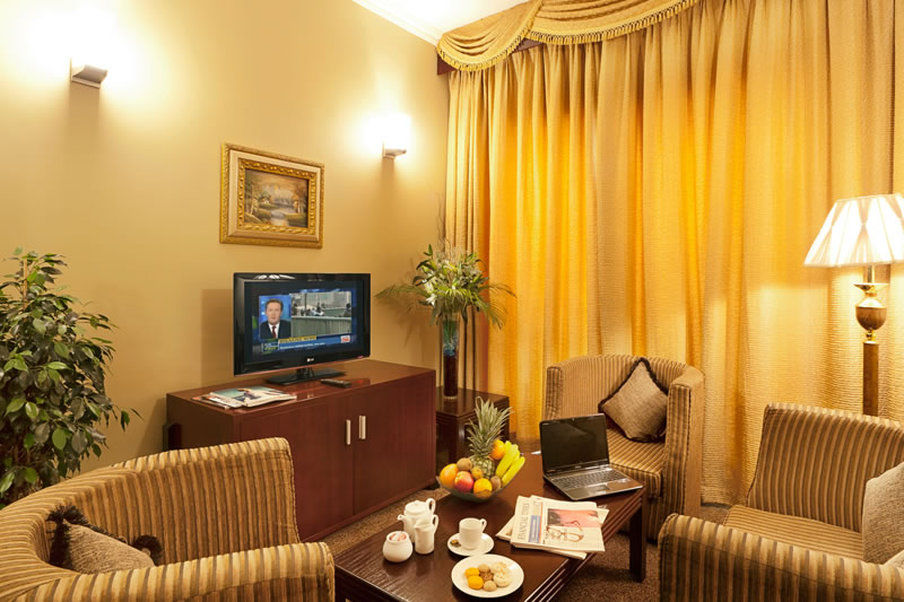 Ewa Hotel Dubai Esterno foto
